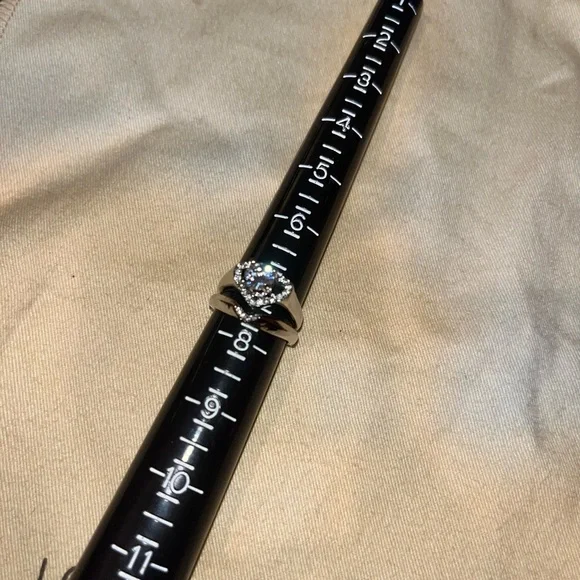 18k gp heart ring ๐ set lab created ๐ diamond - Picture 6 of 8